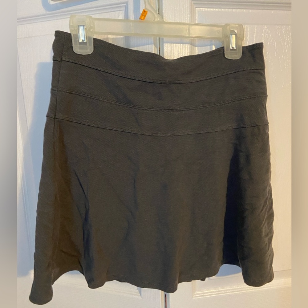 Athleta Olive Skirt with hidden pocket